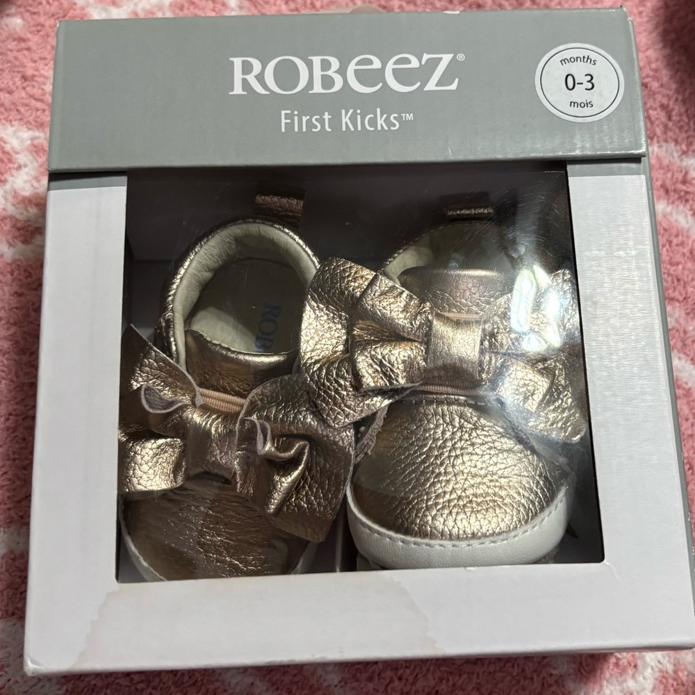 Robeez First Kicks - Picture 4 of 5